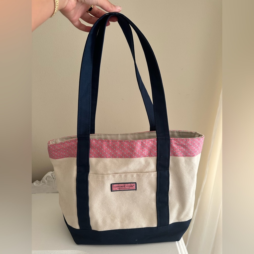 Vineyard Vine Tote bag